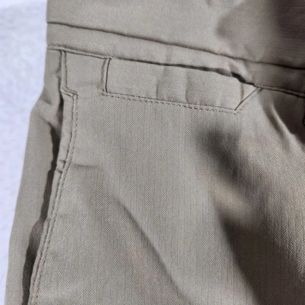 Nike Golf Tiger Woods Collection Shorts Mens 32 Khaki Tan Flat Front Outdoor